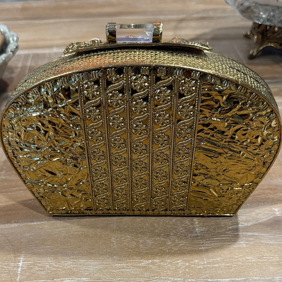 New Ramla Elegant Gold and Cream Clutch - Picture 4 of 5